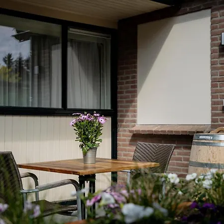 فندق Hotel-restaurant De Boer'nkinkel 3*